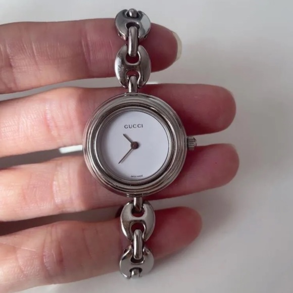 Gorgeous RARE Silver Gucci Luxury Vintage Watch - Picture 2 of 6